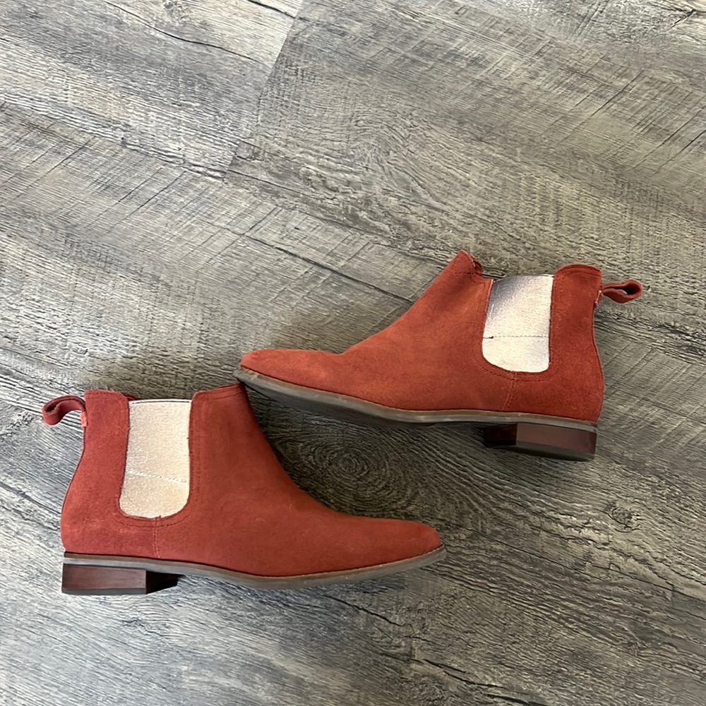 Toms women’s Ella Chelsea ankle boot